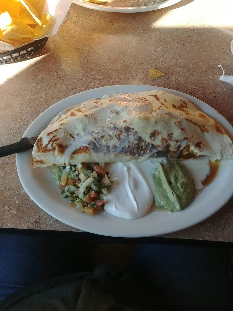 Quesodilla Gigante